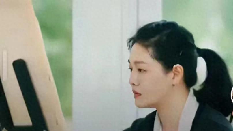 表面上是大女主人设，内心却还是缺爱小女孩？