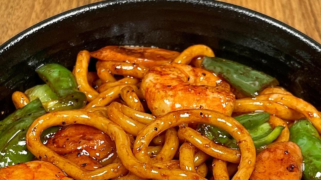 一口入魂！网友私藏的虾仁炒乌冬面