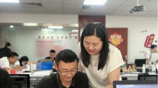 跨领域职称申报遇困？湖北中教教育周老师助力技术人才突破瓶颈