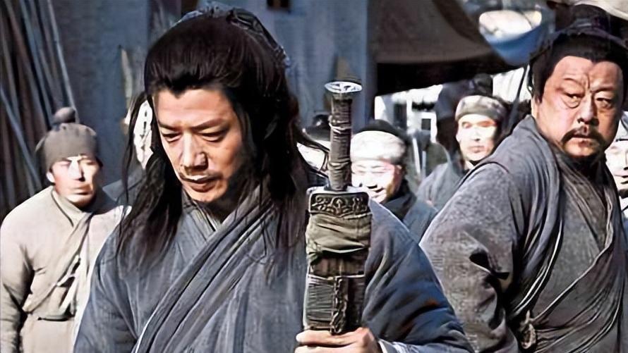 韩信死后，刘邦赐给萧何500卫兵，一瓜农上门提醒：你大难临头了