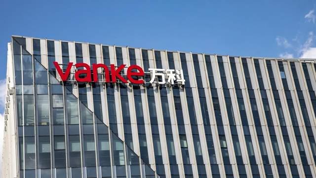 现在这局面，三好生“万科”还不能倒下，真倒了可能就影响到你我