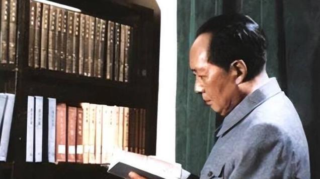 1955年全军大授衔，越南人洪水授少将，毛主席：可否改为正军级？