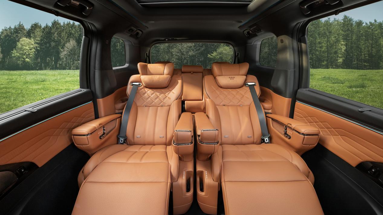 累计卖45万台，国产豪华MPV销量王，2.0T插混，华为智驾+鸿蒙座舱