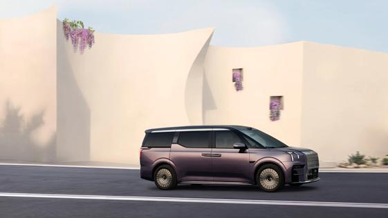 自主品牌包揽销量前五背后：极氪用“公路坦氪“重构安全价值体系