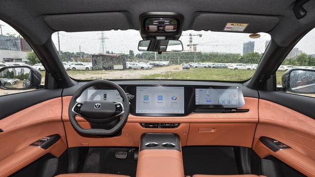 老牌紧凑级SUV长安CS75PLUS静动态解析，适合家用出行嘛？