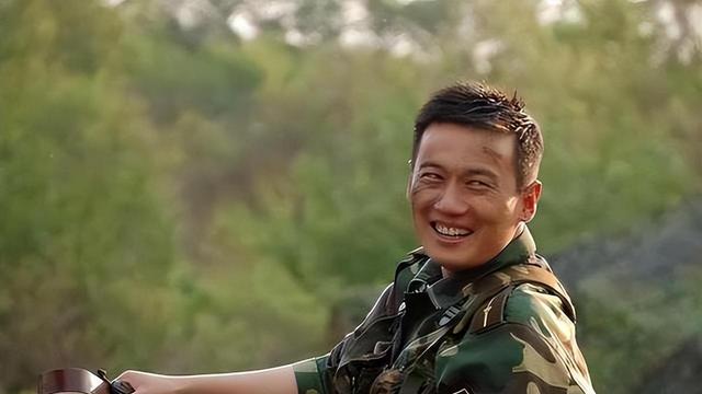还想瞒多久？“戏里”是父女，“戏外”是夫妻，关系公开孩子八岁
