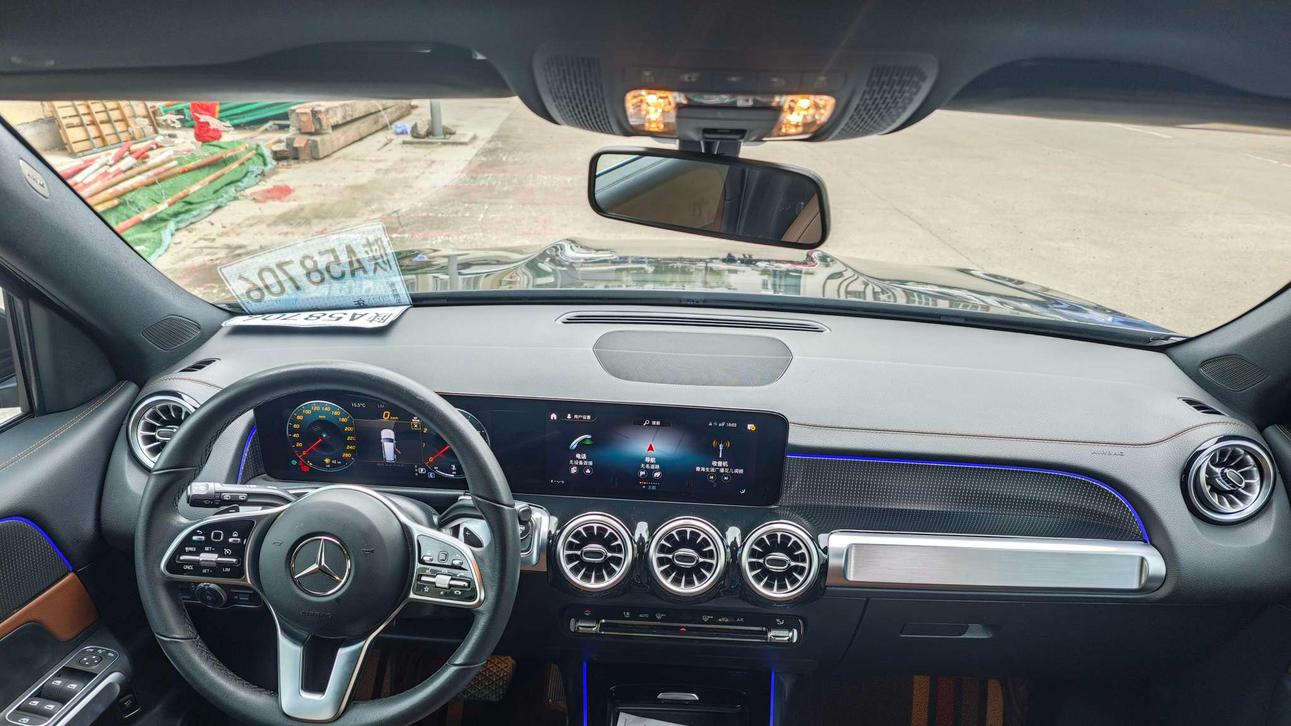 准新车况！2023款奔驰GLB220，8.8秒破百，都市SUV新选择！