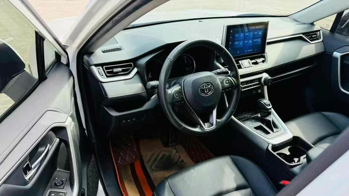 13万出头圆梦城市SUV，2022款丰田RAV4荣放，一手车况代步首选