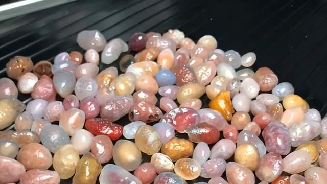 做梦被狐狸讨封，就雕刻几个九狐狸面具，然后越来越诡异
