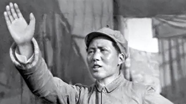 1952年，得知救命恩人将被判死刑，毛主席拍案而起：请周总理过来