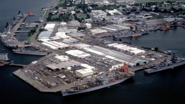 别再盯着日本不放！美军趁乱缩小包围圈，中国逢敌亮剑，多向出击