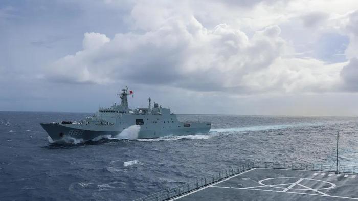 乘风破浪！某舰编队出海训练纪实