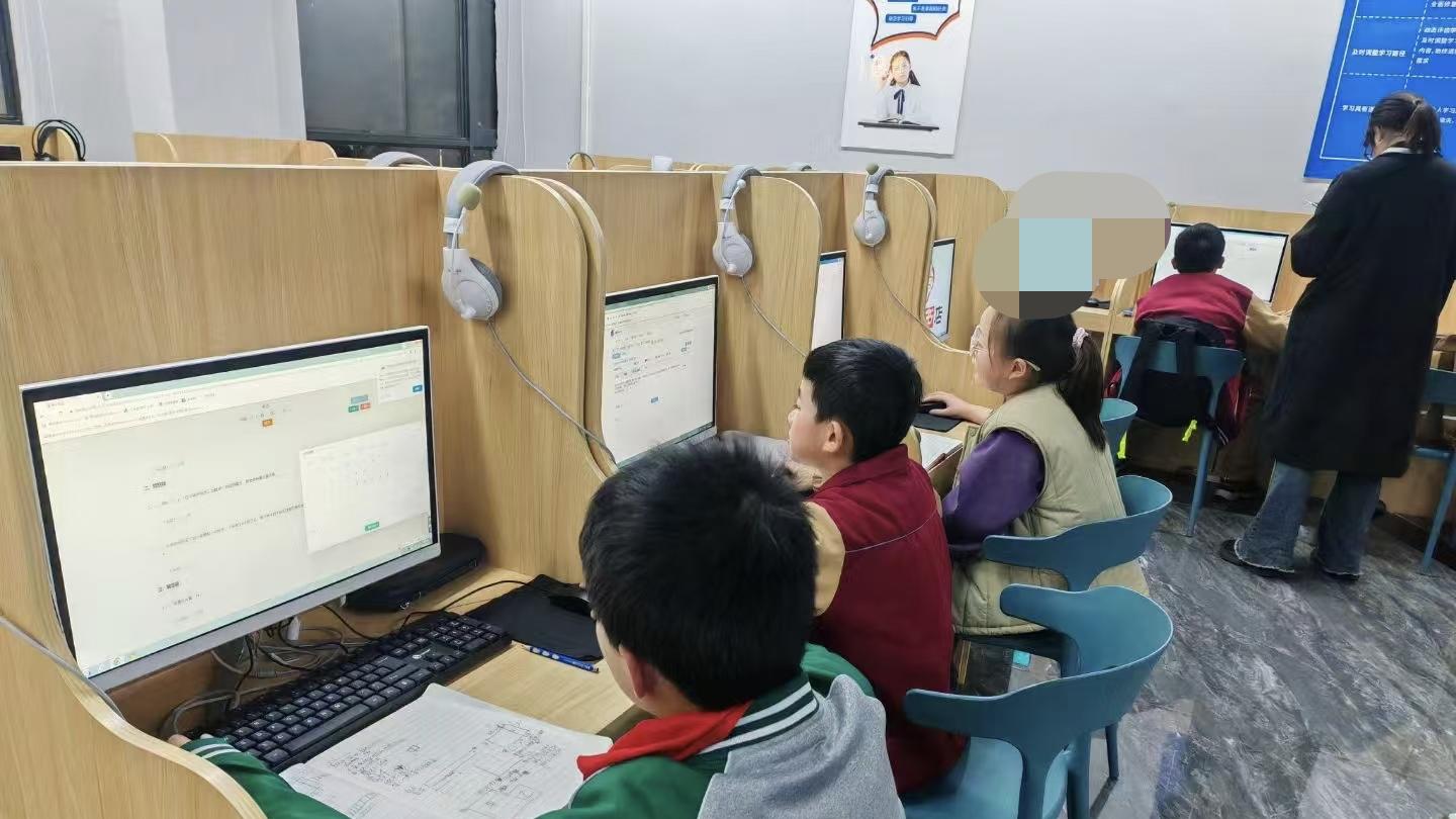 一个暑假暴涨50分，AI自习室到底是不是割韭菜？