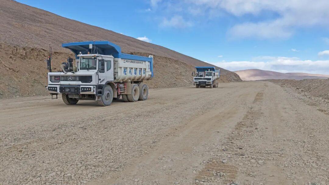 世界海拔最高矿山无人矿卡开跑