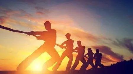 老实人最好少与这5种人纠缠，因为你斗不过他们