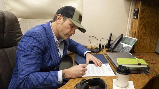 美方曝出惊人计划，特朗普为了和中俄面谈，率先对中国作出让步？