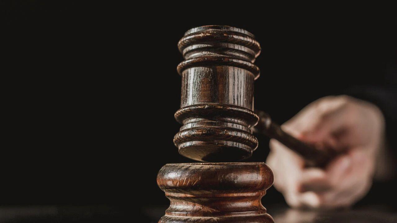 广东廉江祖孙三代被害案今日二审开庭，一场仅持续四十秒的杀戮，他们均倒在精神分裂症邻居的菜刀之下