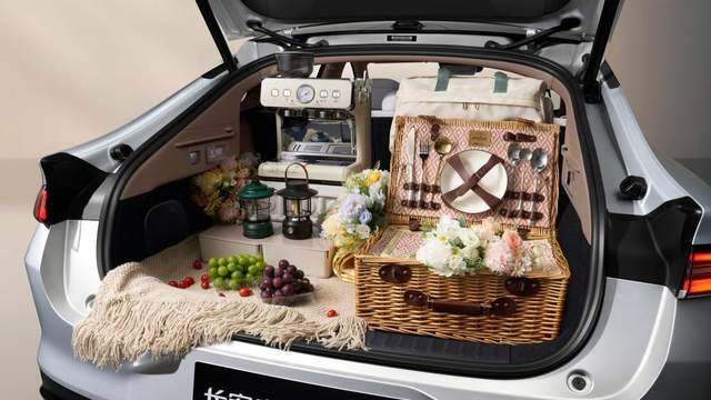 预售价11.99万元起，长安启源A06标配即高配