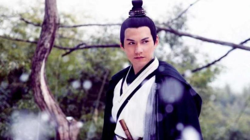 古装美男，一家三口高颜值，妻子貌美女儿可爱，幸福家庭羡煞旁人