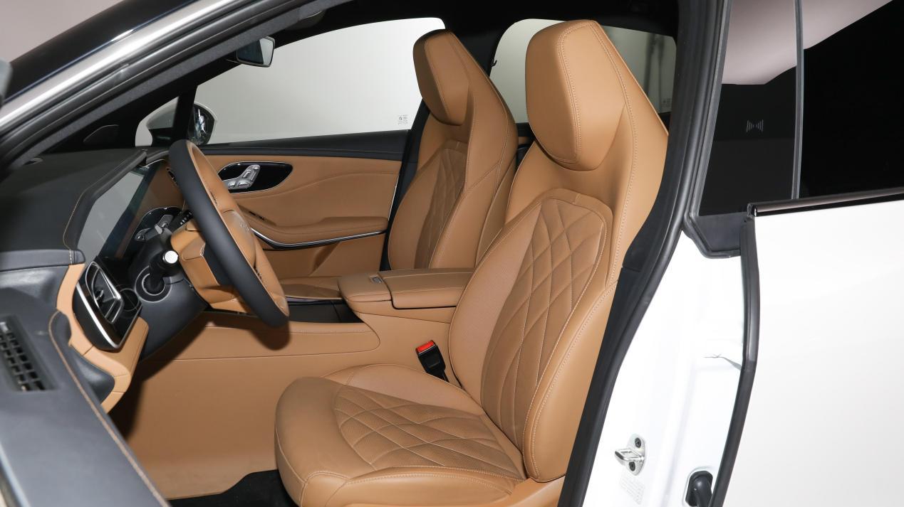 续航670公里+340马力，飞凡R7值得入手吗