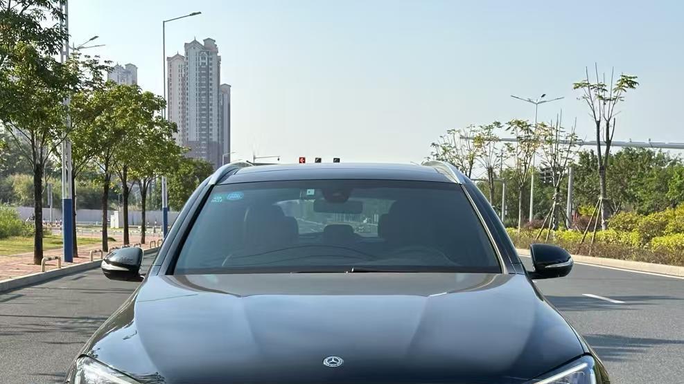 2020款奔驰GLC260L，一手车况，21.88万开回家！