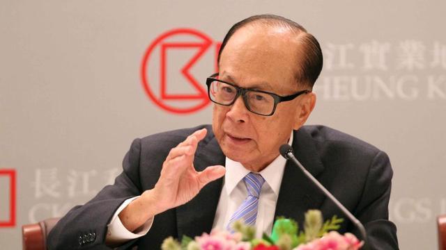 大反转！96岁李嘉诚开始公开检讨求宽容，前几天还在看演唱会