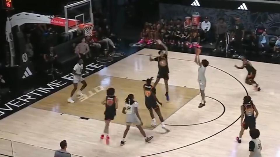 连续得分上双！混血后卫朱正首发出战25分钟8中7得到20分3助2断