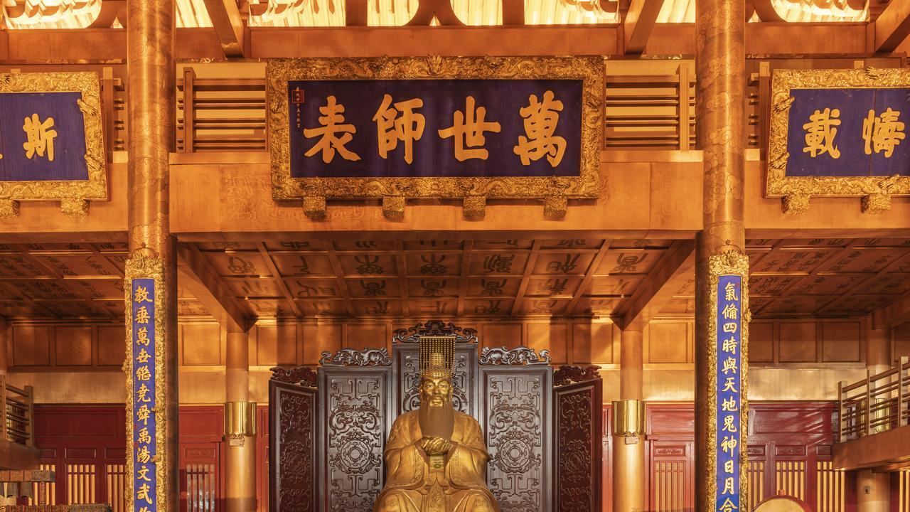 为何中华文明“苦难深重”？前有“道”堵截，后有“德”绑架