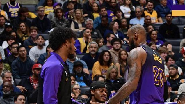 官宣！湖人队取消训练！当地超8万人紧急撤离！洛杉矶比赛不打了