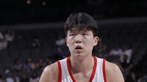 大快人心！CBA外援下黑脚，被裁判明察秋毫：聪明反被聪明误