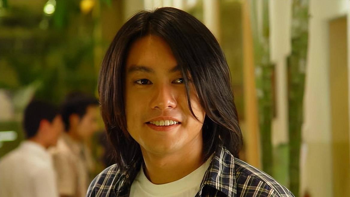 朱孝天嘲讽阿信引风波，旧恩新怨交织，格局冲突谁之过