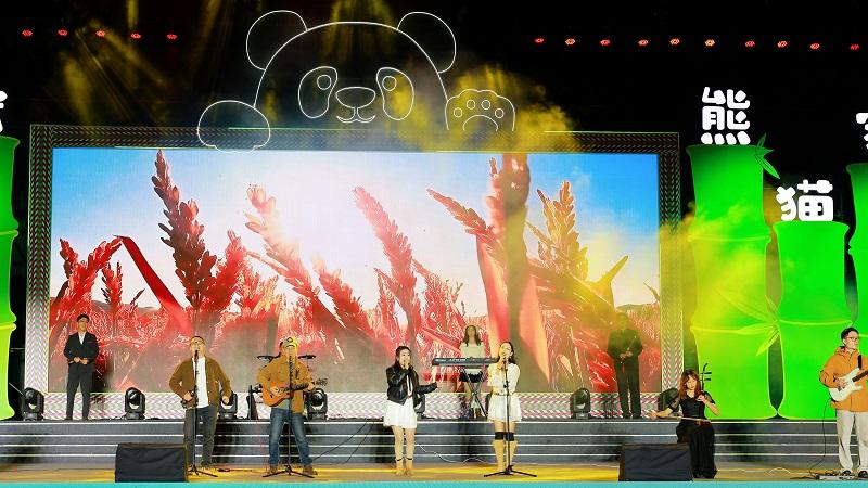 “天府百姓大舞台”绵阳遂宁广元片区汇演在平武举行，百姓成文化主角