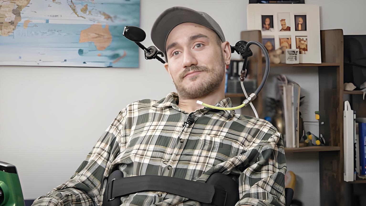 马斯克的脑机接口患者自述：一年没死机，还能用脑子发朋友圈！