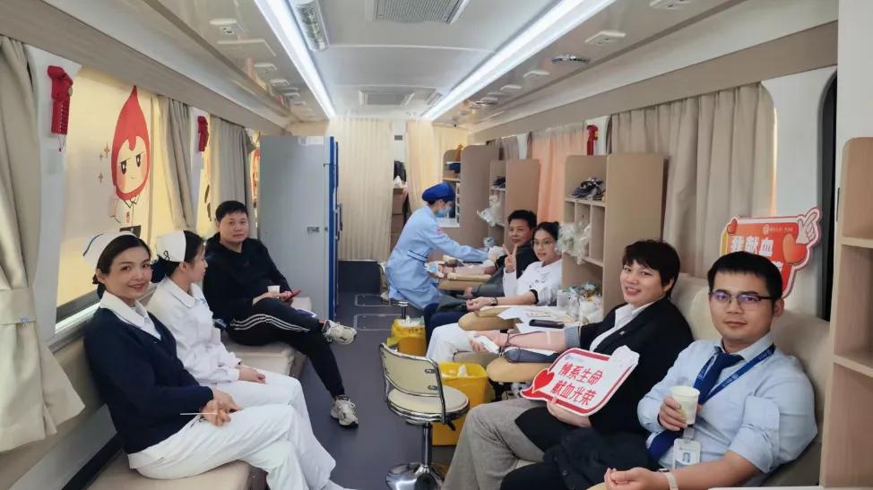 热血汇聚 生命接力｜前海人寿（广西）医院党委组织开展无偿献血活动