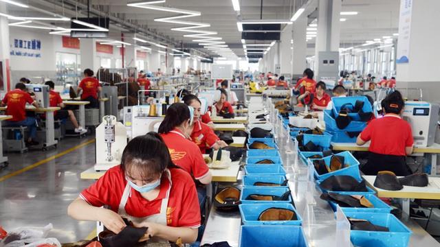 最高加税3500%，特朗普对中国四大贸易伙伴出手，却无一背刺中方