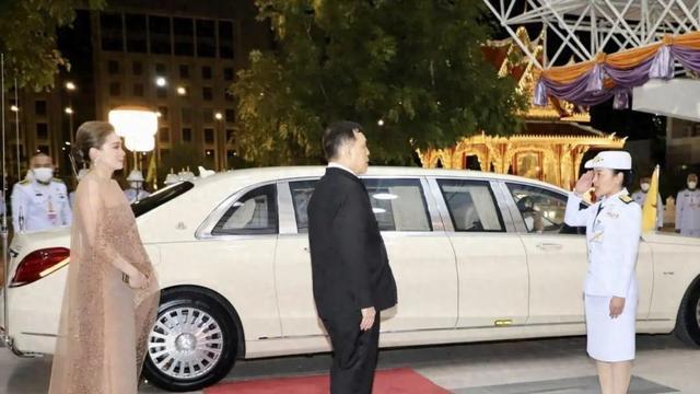 苏提达王后再出手！欧拉弄入宫前红色舞女照被扒？