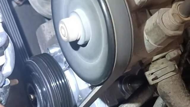 汽车熄火前要关闭空调，否则容易损坏配件有异味，真的是这样的吗？