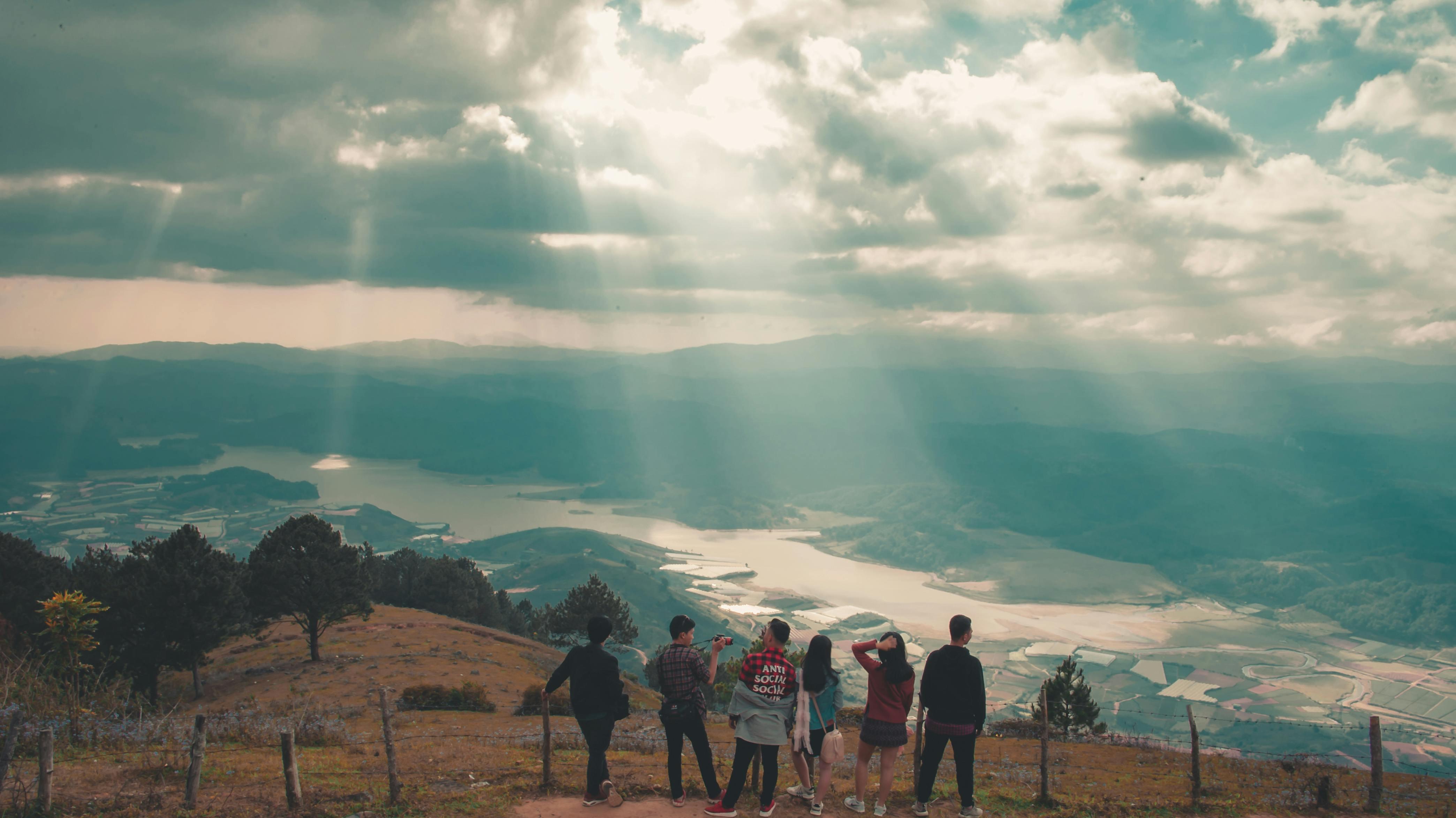 人到中年才发现：人越真，圈子就越小
