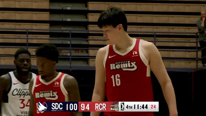 G联赛生涯之夜！杨瀚森20+7+7+2断2帽神似约基奇，有球权才能显天赋！