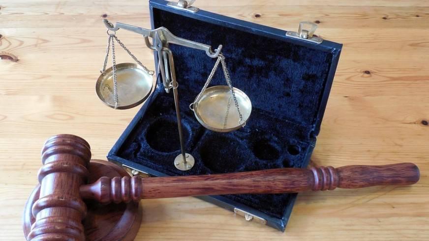 前夫坐牢，能否要求其转让抚养权？