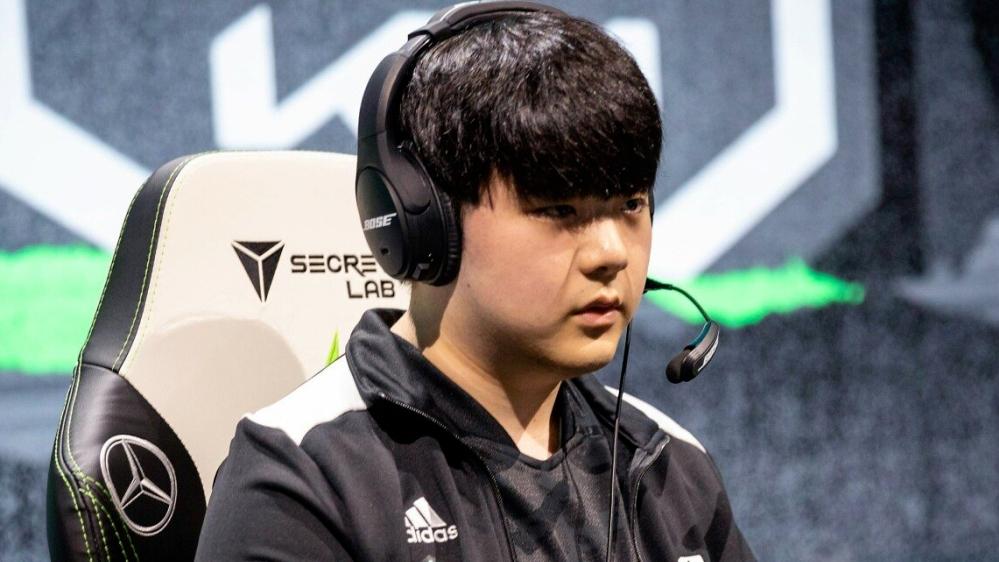 GEN被越南队打成人机！K杯0-2开局小组垫底，没了双C原形毕露？