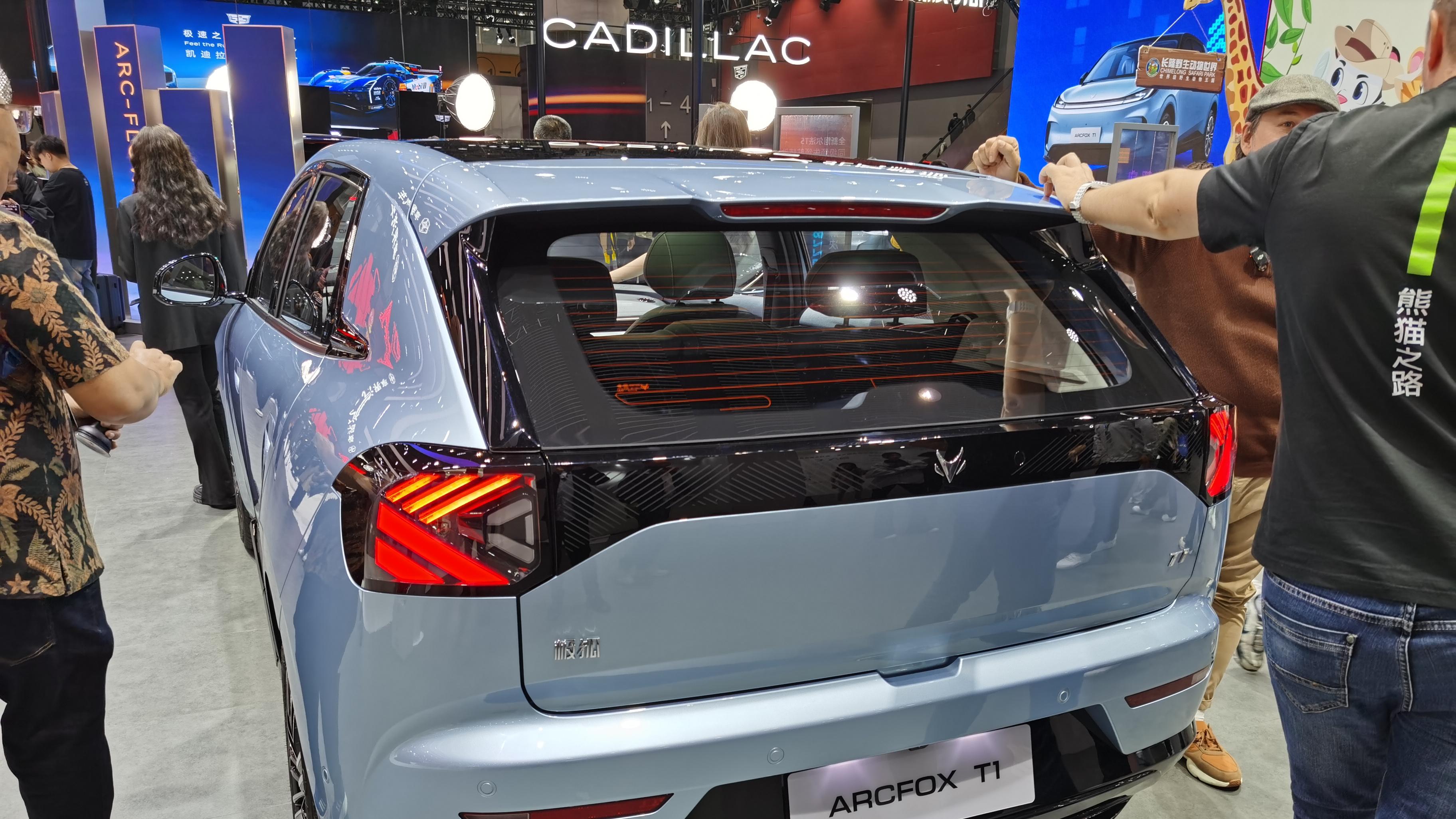 打卡6万级纯电卷王极狐 T1，A0级市场的“家庭精品纯电”新标杆