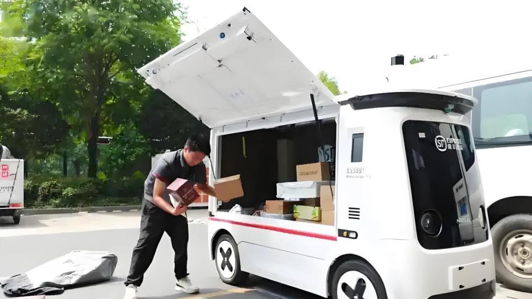 行业反内卷 新石器无人车成快递公司降本增效好帮手