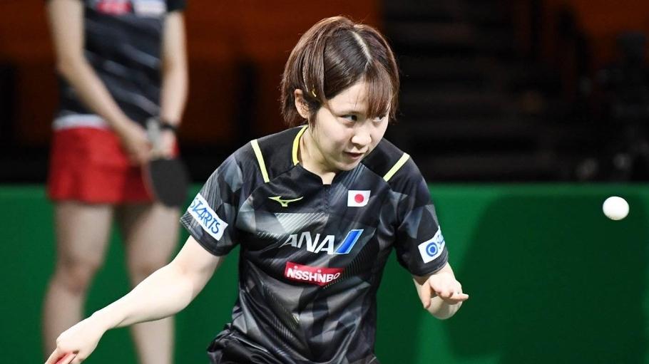 少见的日本女乒姑娘私服合影：石川佳纯气质好，平野美宇穿着大胆