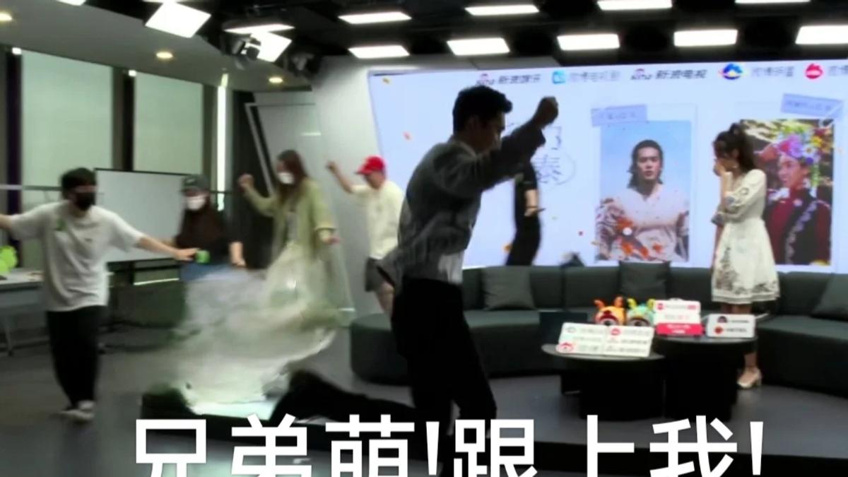 《率土之滨》爽玩服太疯了！服务器爆满，主播扎堆抢带队