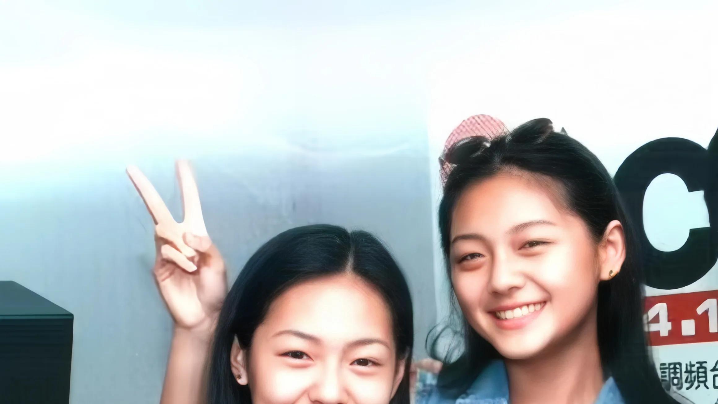 大小S两姐妹真是各有千秋！以前看她们刚出道那会儿，小S比大S更抓人眼球。虽然大S
