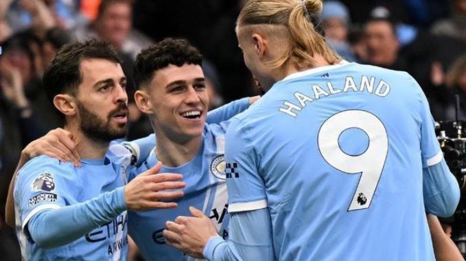 蓝月冲榜首关键战！哈兰德先发战西汉姆，多库伤缺，积分榜紧追阿森纳