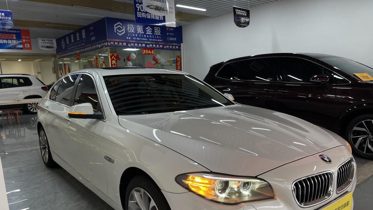17年宝马5系，13.6万体验蓝天白云的操控魅力！