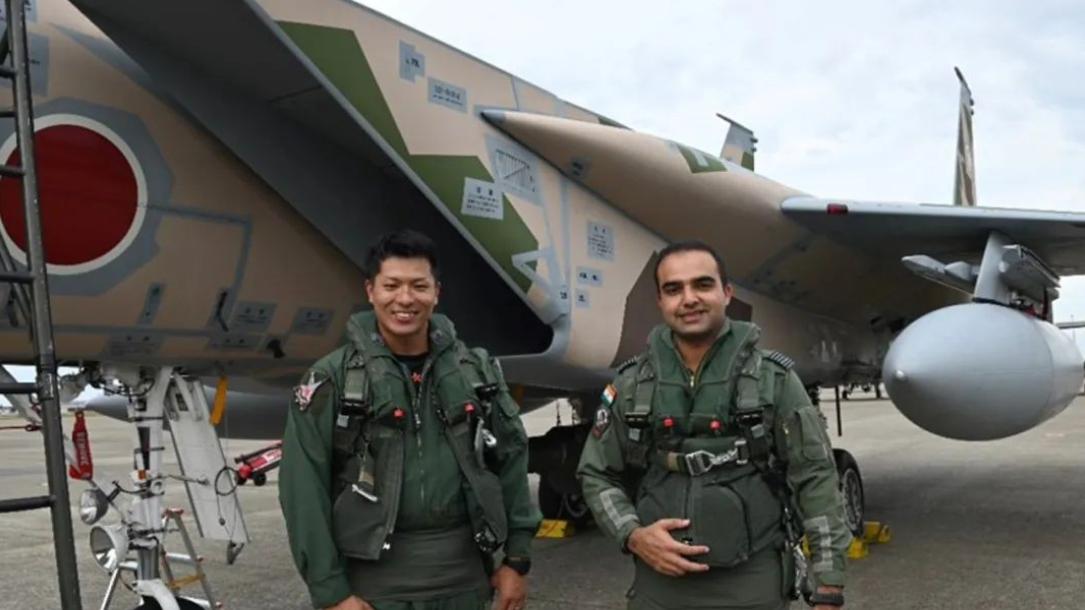 中日战机现鸿沟！歼-15火控雷达戏耍F-15J，专家：不在一个量级