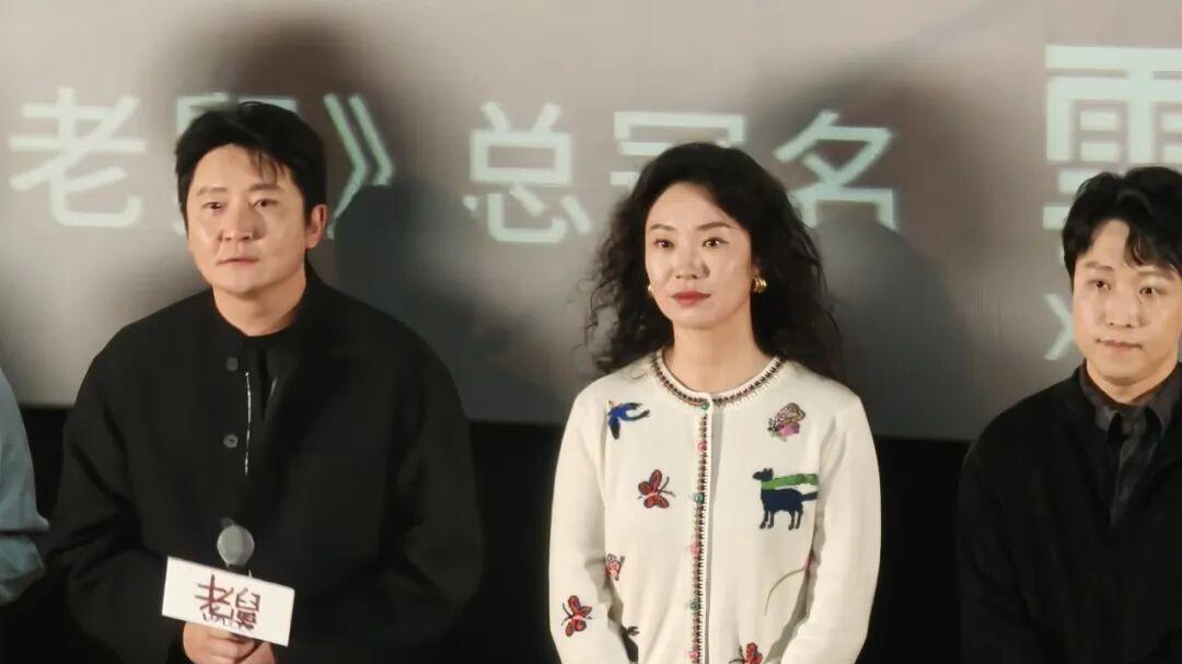 郭京飞领衔主演东北喜剧《老舅》开播，“老舅”董宝石虽未出演角色，但是献唱了片尾曲